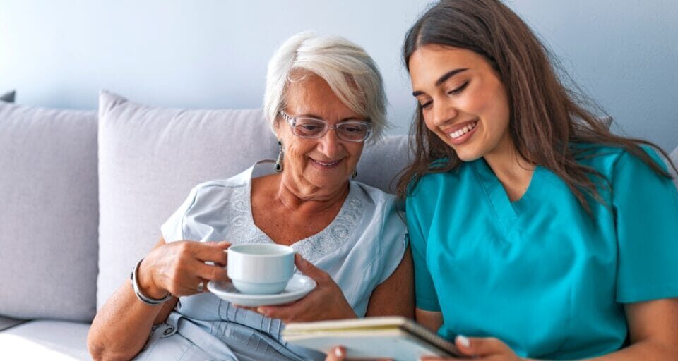 پرستار سالمند عظیمیه